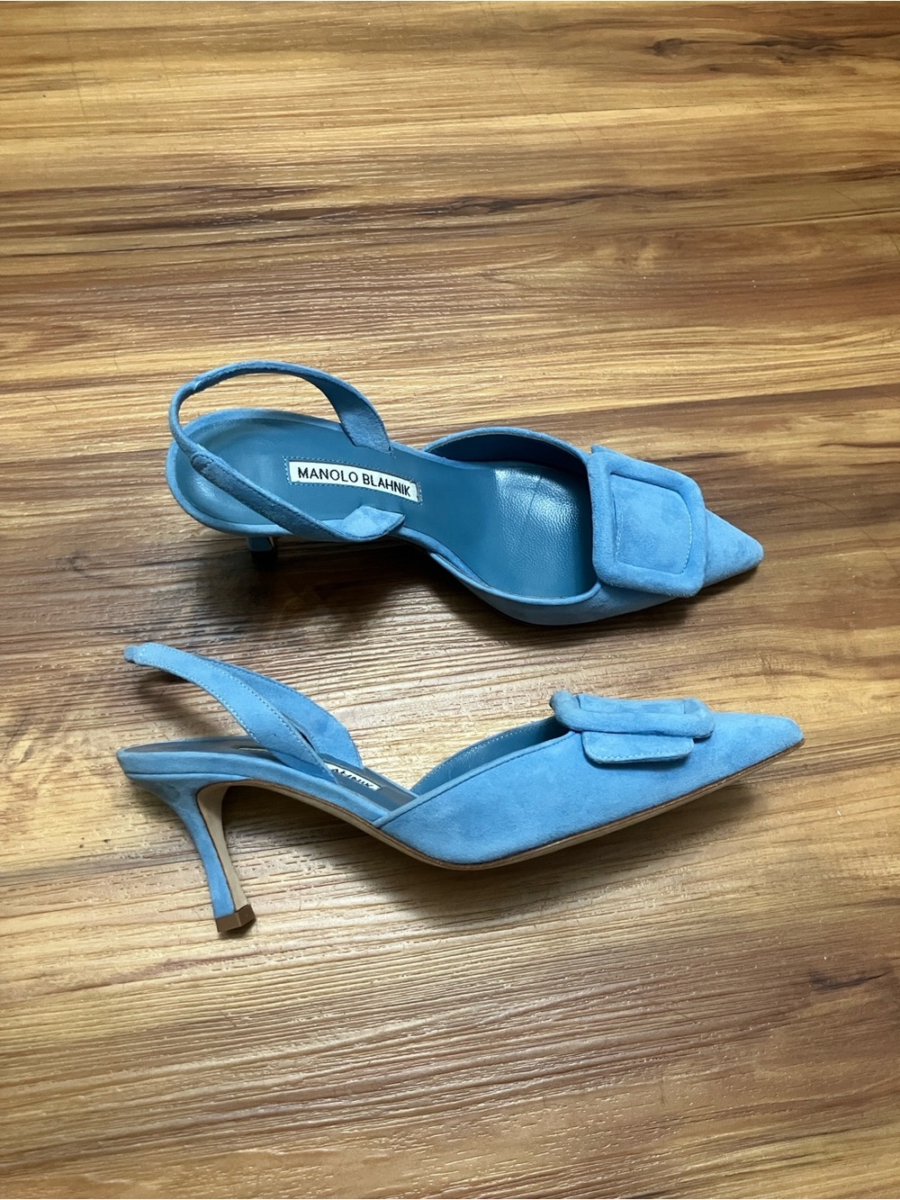 Manolo Blahnik Powder Blue Suede kitten heels - Picture 3 of 6